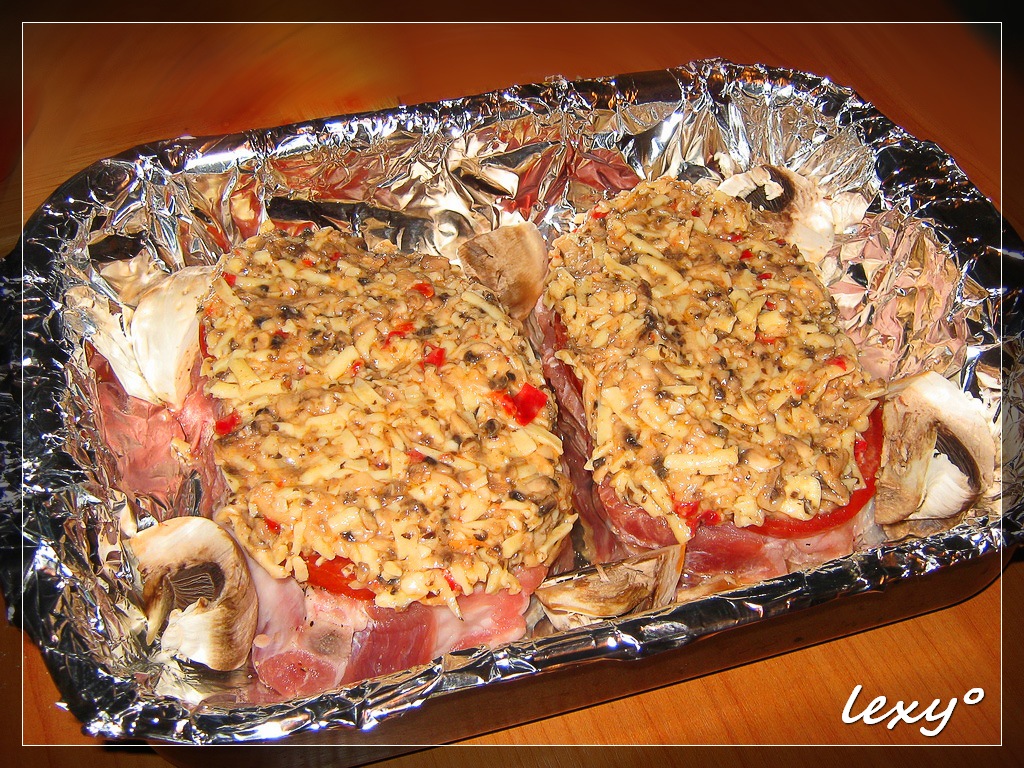 Свинина в духовке с сыром и грибами рецепты простые и вкусные